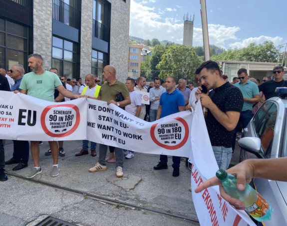 Protest prevoznika u Sarajevu: Traže duži boravak u EU ili 14. septembra blokiraju sve granice