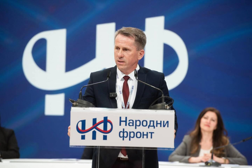 Понижавајуће је гледати како власт глуми доброчинитеља