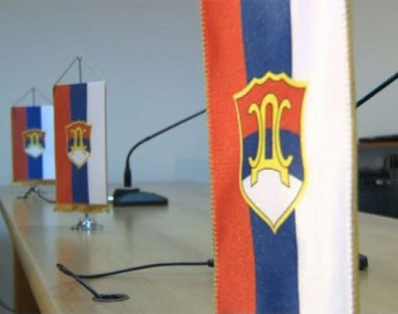 SDS Trebinje uručio pomoć za školarce i ugrožene sugrađane