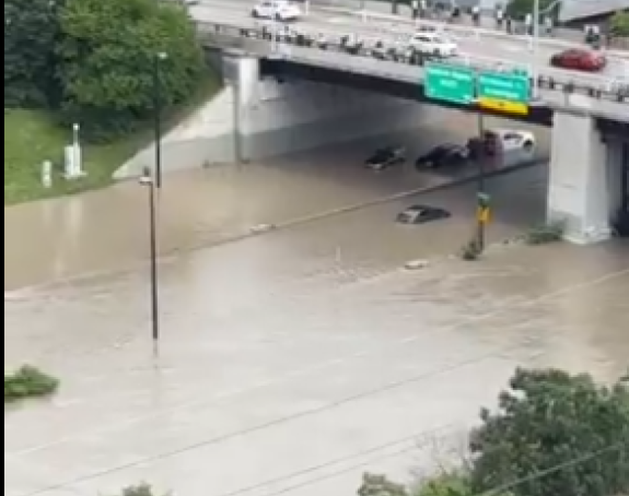 Strašno nevrijeme u Torontu: Poplave napravile haos