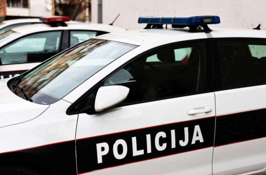 Tuzla: Učenica nožem povrijedila dvije drugarice u školi