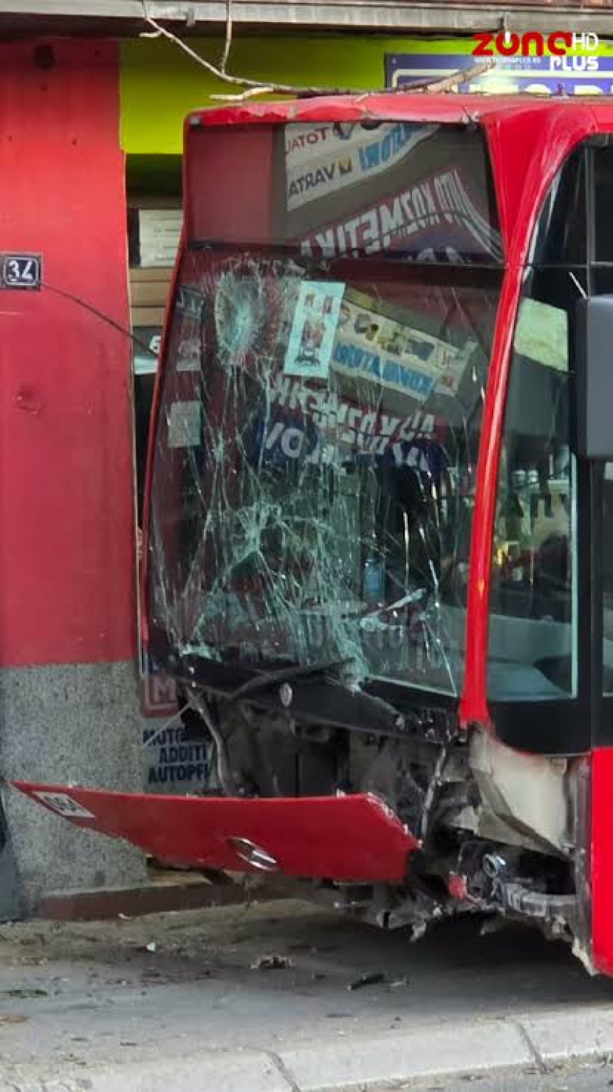 Аутобус слетио са пута у Нишу, повријеђено шест особа