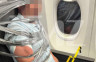 Agresivnog putnika zalijepili za sjedište u avionu (FOTO)