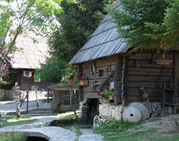 Pretežno sunčano i veoma vruće, temperatura do 38 °C