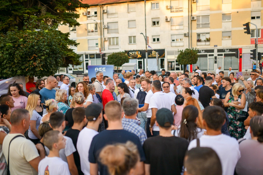Stanivuković predstavio svoj program Dobojlijama