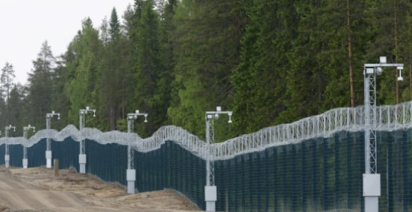 Finska postavila 200 kilometara ograde na granici sa Rusijom