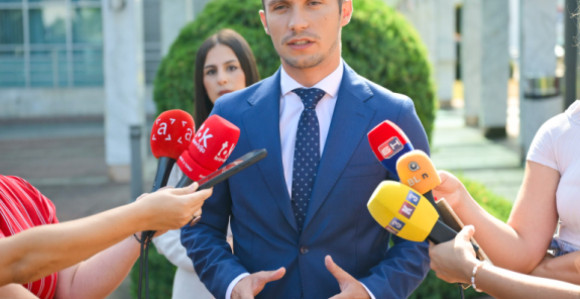 Za kumovu zgradu ima 100 miliona, a za povrat PDV nema