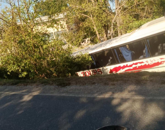 Prnjavor: U sudaru autobusa i auta ima povrijeđenih
