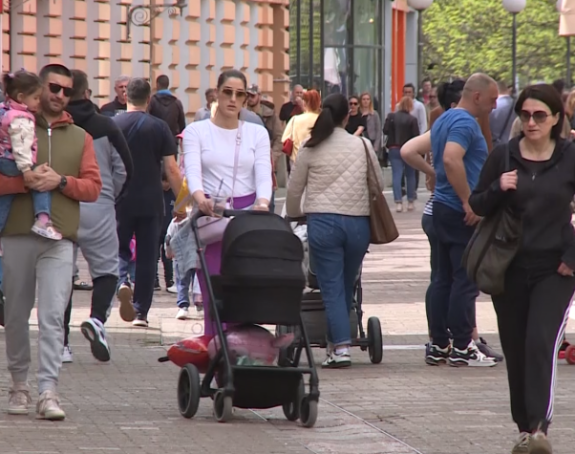 Fond dječije štednje još jedno pusto obećanje SNSD vlasti