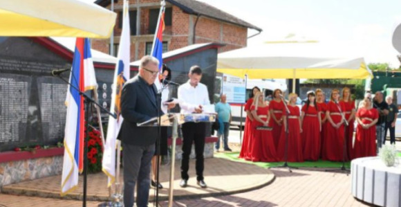 Adžića izviždali borci u Mašićima: On im odgovorio “Sram vas bilo”