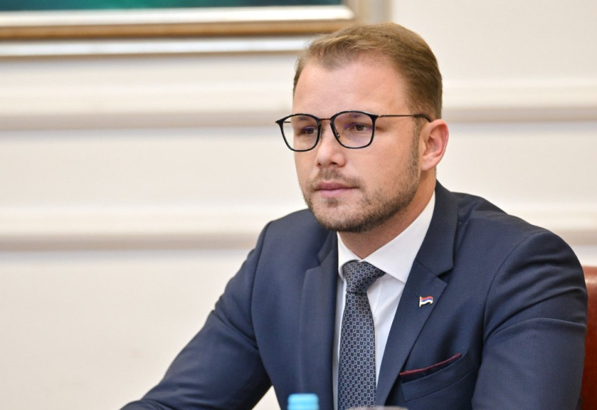 Srpskoj ne trebaju političke predstave, već sigurna budućnost