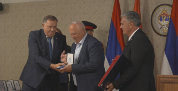 Minić i Karan statisti u Dodikovom predizbornom cirkusu