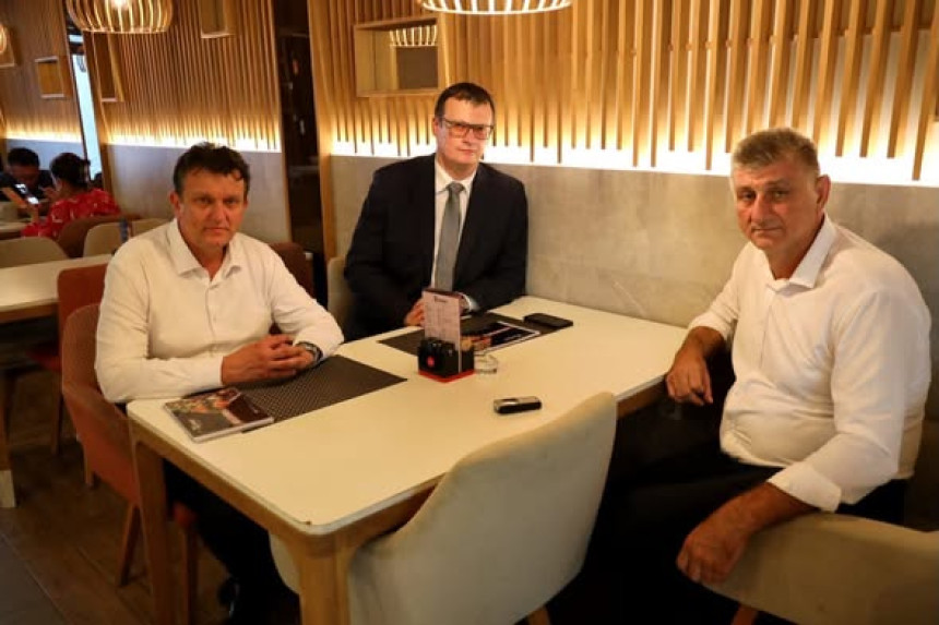 И остали лидери да покажу какав им је био ратни пут