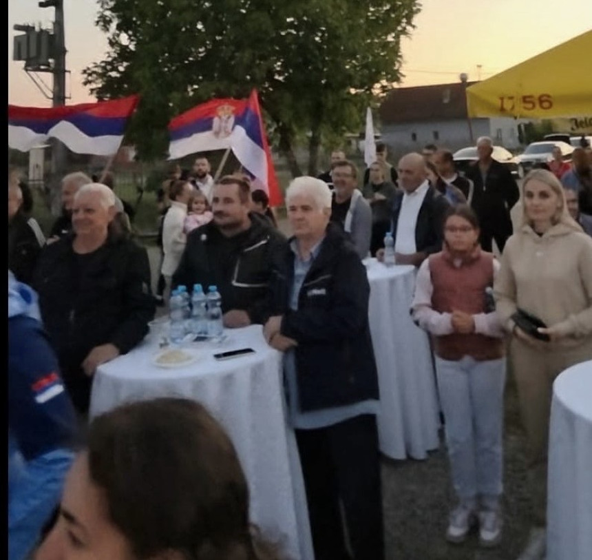 U Trnu održan protestni skup: Građani traži bolje uslove za život i odgovore vlasti u Laktašima