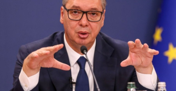 Vučić podnosi ostavku na mjesto predsjednika Srbije