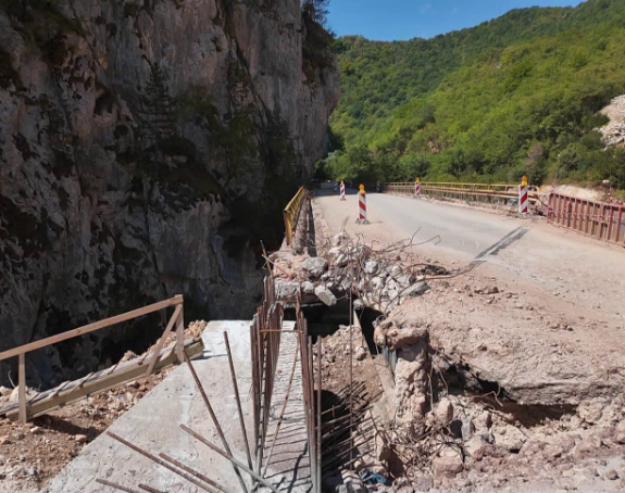 Nema ništa od obećane milijarde maraka investicija u Foču: Putevi ostali katastrofalni, rokovi za gradnju uveliko se probijaju! (VIDEO)