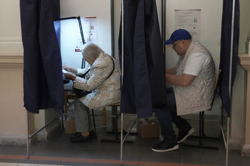 Парламентарни избори у Летонији, до сада гласало 25,3 % бирача