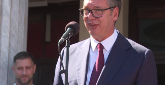 Vučić čestitao pobjedu na izborima Miniću i Cvijanovićevoj