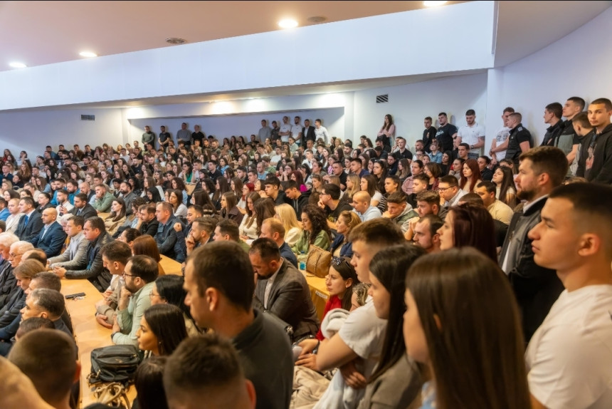 Затражена хитна сједница студентских представника због транспарената и порука упућених Републици Српској
