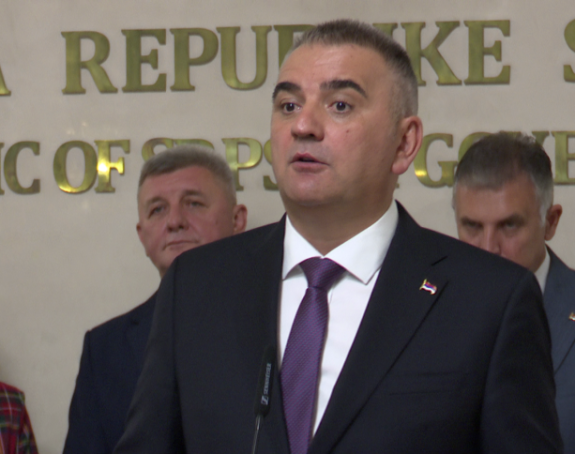 Minić o lobiranju: Da, imamo ugovore šta je sporno?
