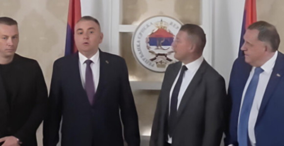Minić daje orden Nešiću “za spašavanje Srpske od požara”!?