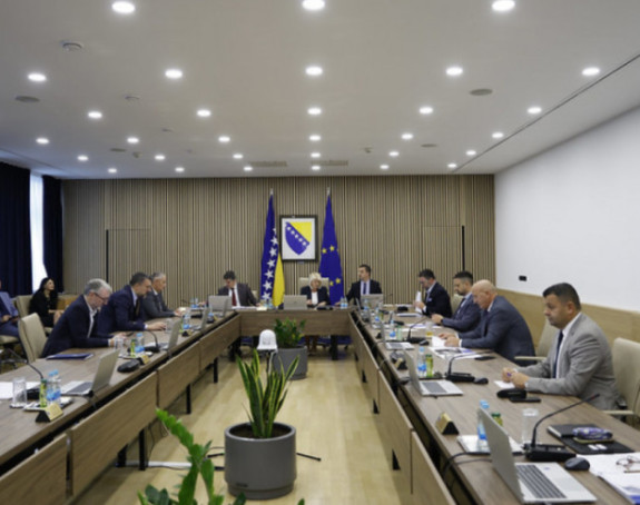 Bura u Savjetu ministara BiH: Na stolu zahtjev Srbije za otvaranje biračkih mjesta