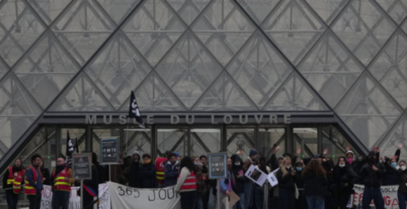 Demonstranti blokirali Luvr, muzej zatvoren zbog protesta