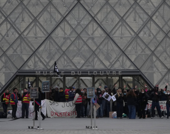 Demonstranti blokirali Luvr, muzej zatvoren zbog protesta