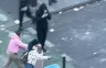 Pariz: Turistkinje sa koferima usred haosa postale hit