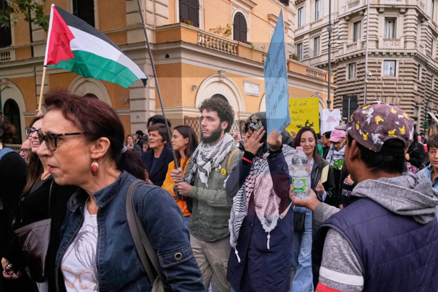 Rim: Privedeno 200 mladih koji su izazivali nemire