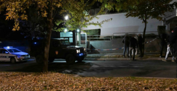Obavljen uviđaj ispred Ambasade Izraela gde je izvršen napad
