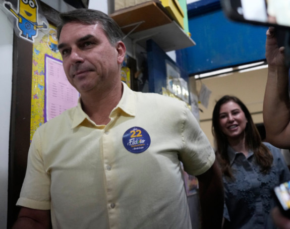 Flavio Bolsonaro sa porodicom pobjegao u Majami nakon izbora