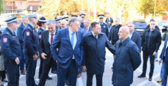 Страх власти у РС од промјена у Србији: МУП тајно прати грађане који подржавају студенте!?