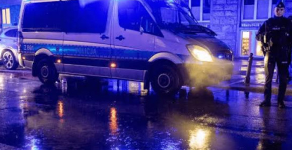 U Poljskoj nastao haos: Policija upala u Ustavni sud, predsjednik države prekinuo putovanje