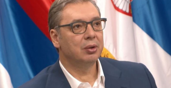 Vučić objasnio kako je odlučio da objavi poraz i smiri narod