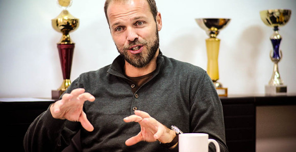 Intervju - Ivan Tomić: U mojim snovima cijela Humska pjeva „Da volim crno-bele“!