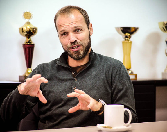 Интервју - Иван Томић: У мојим сновима цијела Хумска пјева „Да волим црно-беле“!