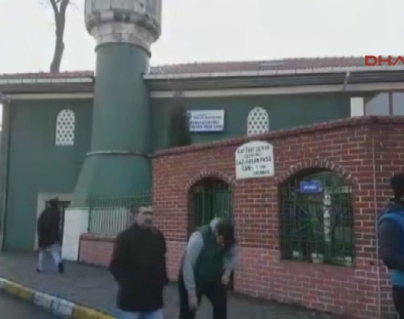 Naoružani napadač pucao u džamiji