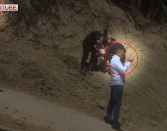 Privedeni policajci koji su bili u Potočarima