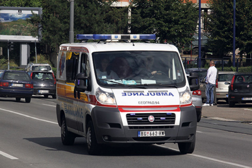 Beograd: Mladić upucan u glavu