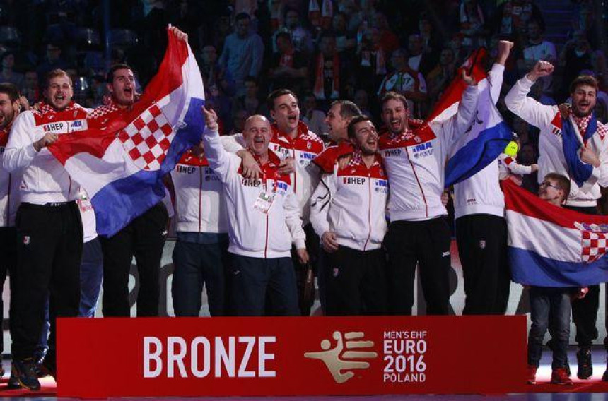 "Sve je lako kad si mlad" za '’Kockaste'’ na dočeku!