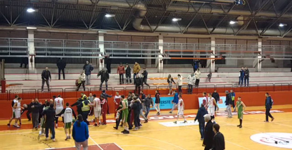 Video: Kad se Đetići ''pomakljaju''! Opšta tuča poslije meča Lovćen – Ibar!