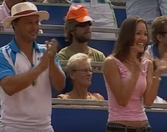 Видео: То је љубав! Овако је Јелена бодрила Нолета кад је освојио прву титулу прије 10 година!