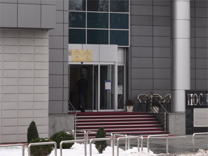 Popucali zidovi luksuzne zgrade