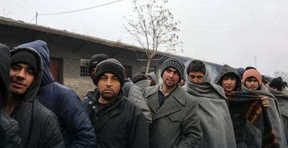 Obrenovac: Migranti pokušali da otmu bebu  