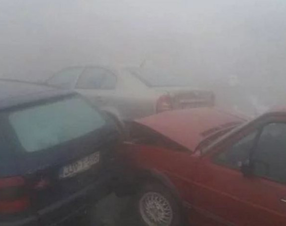 Sudar devet vozila zbog guste magle