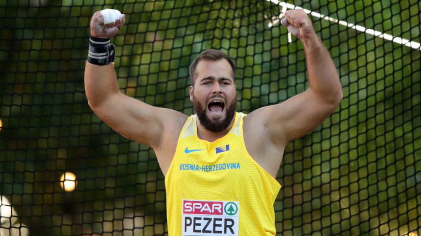 Pezer briljira: Zlato i rekord u Češkoj!