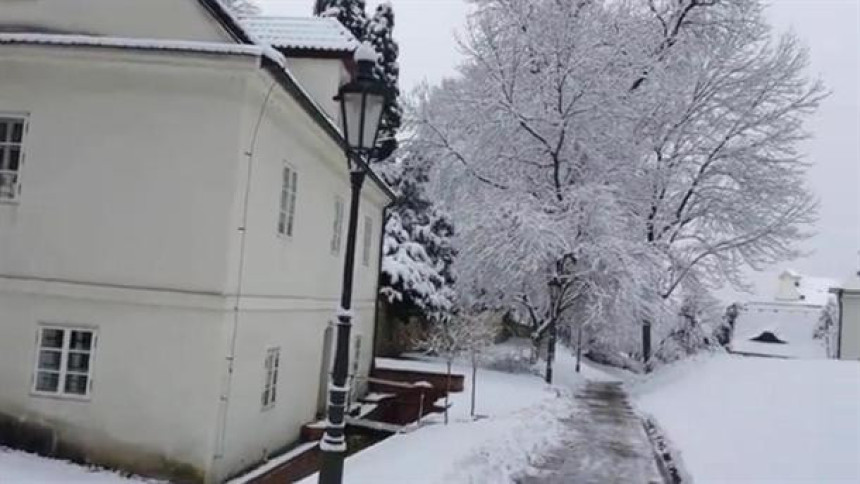 Чешка завијана! Хиљаде људи без струје