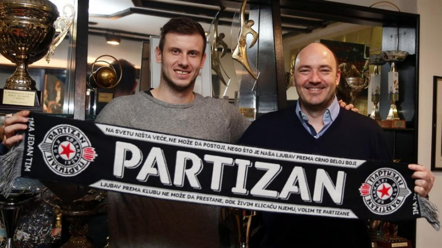 Zvanično: Novica je opet u Partizanu!