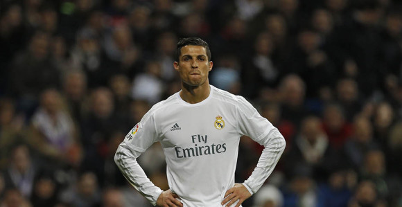 Video: Ronaldo "pljunuo", pa "polizao"!